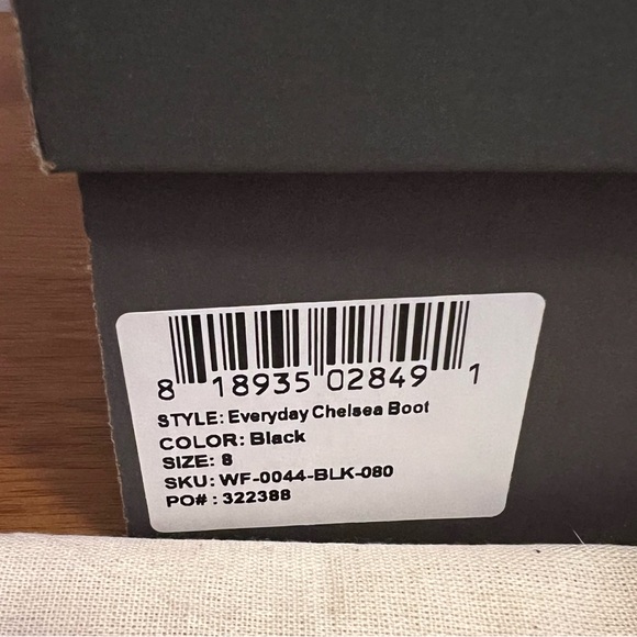 Nisolo Everyday Chelsea Boot Size 8 - Picture 8 of 8